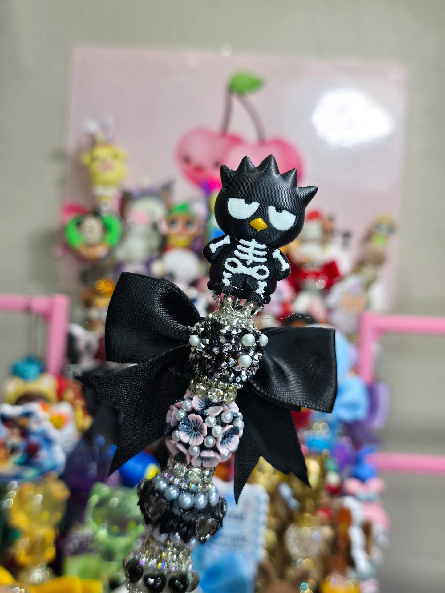 Skeleton theme pen topper